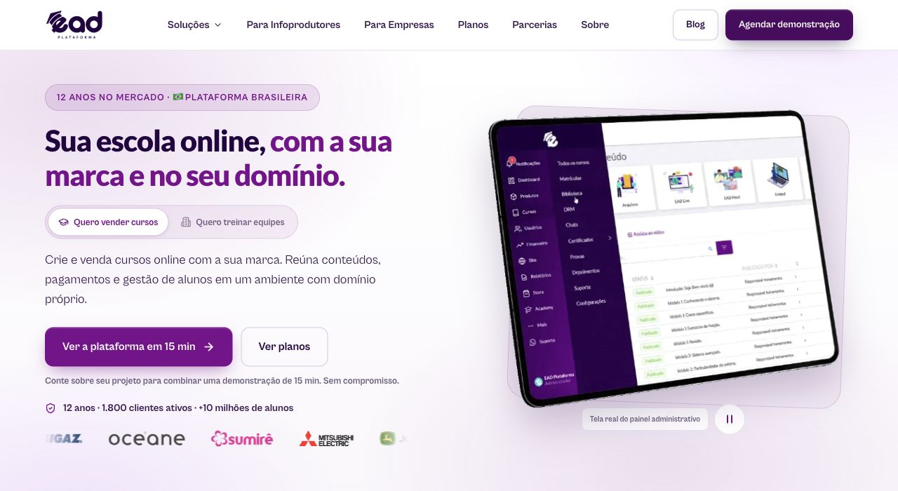 Página da EAD Plataforma com painel de conteúdo