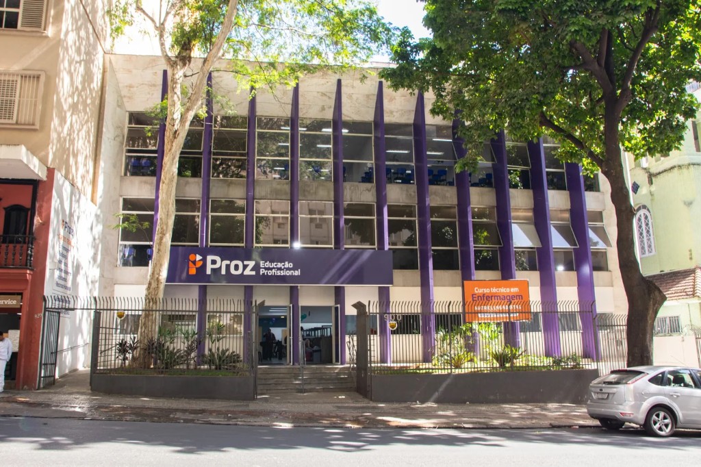 Fachada de um campus da Proz Educação Profissional em Belo Horizonte